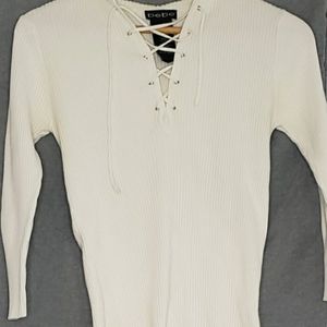 Bebe white top with hood